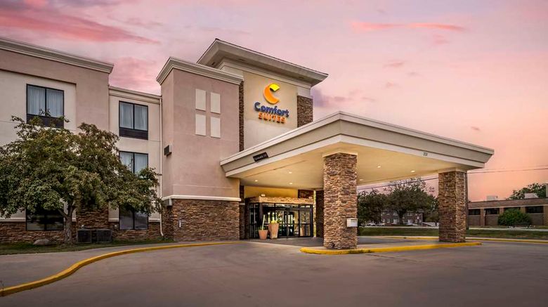 <b>Comfort Suites Lincoln Exterior</b>. Images powered by <a href="https://iceportal.shijigroup.com/" title="IcePortal" target="_blank">IcePortal</a>.