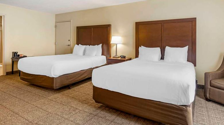 <b>Comfort Suites Lincoln Suite</b>. Images powered by <a href="https://iceportal.shijigroup.com/" title="IcePortal" target="_blank">IcePortal</a>.