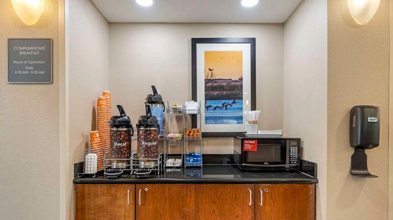 <b>Comfort Suites Lincoln Restaurant</b>. Images powered by <a href="https://iceportal.shijigroup.com/" title="IcePortal" target="_blank">IcePortal</a>.