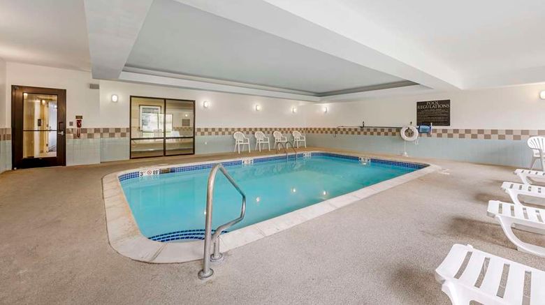 <b>Comfort Suites Lincoln Pool</b>. Images powered by <a href="https://iceportal.shijigroup.com/" title="IcePortal" target="_blank">IcePortal</a>.