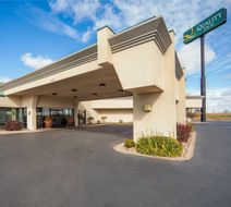 Quality Inn & Conference Center Exterior