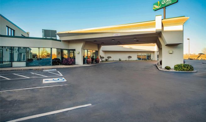 Quality Inn & Conference Center Exterior