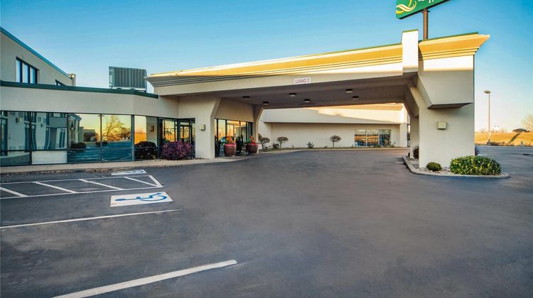 Quality Inn & Conference Center Exterior