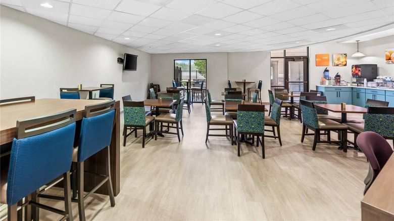 <b>Comfort Suites Gothenburg South Restaurant</b>. Images powered by <a href="https://iceportal.shijigroup.com/" title="IcePortal" target="_blank">IcePortal</a>.