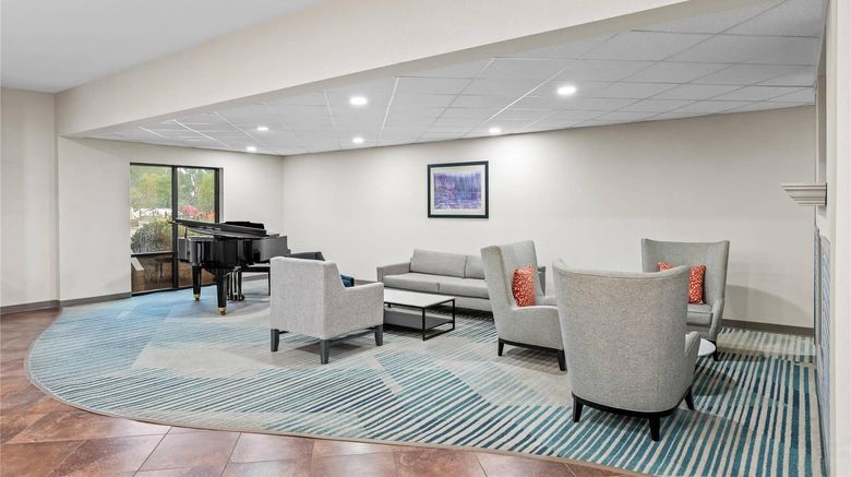 <b>Comfort Suites Gothenburg South Lobby</b>. Images powered by <a href="https://iceportal.shijigroup.com/" title="IcePortal" target="_blank">IcePortal</a>.