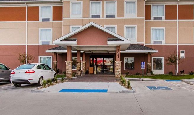 MainStay Suites Exterior