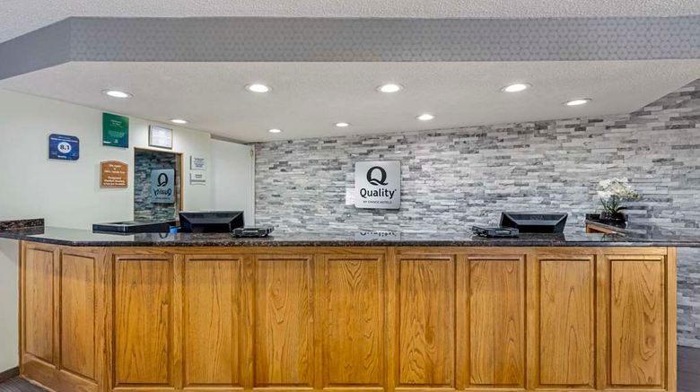 <b>Quality Inn & Suites Lobby</b>. Images powered by <a href="https://iceportal.shijigroup.com/" title="IcePortal" target="_blank">IcePortal</a>.