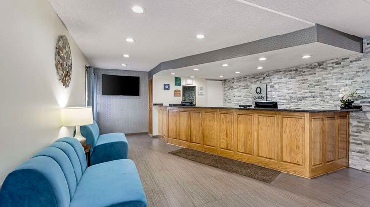 Quality Inn & Suites Lobby