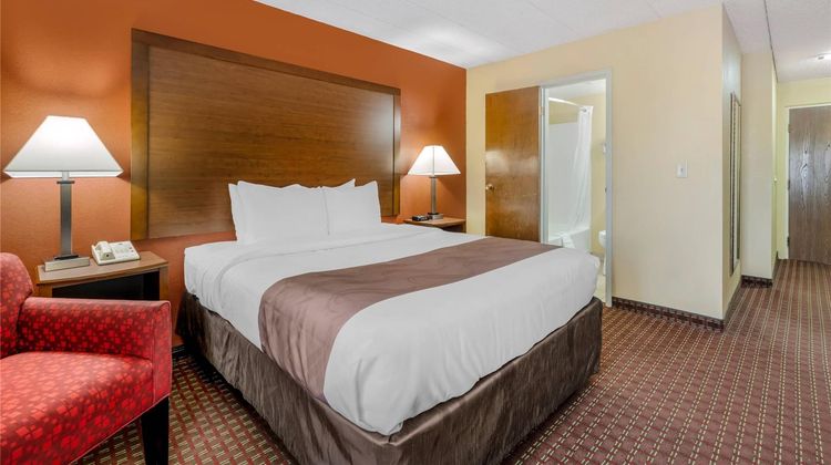 Quality Inn And Suites Lincoln South Room