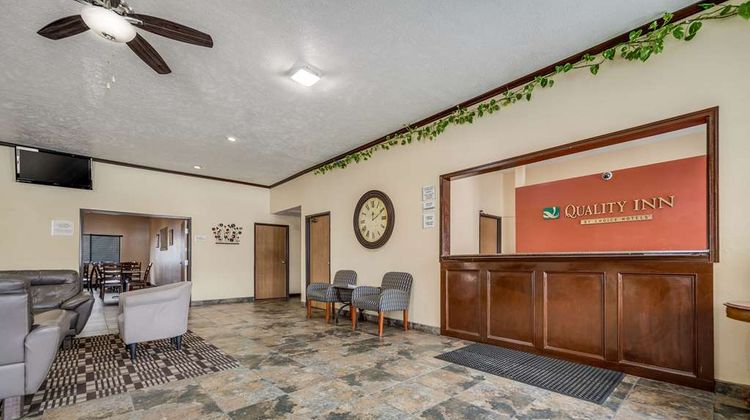 Quality Inn Hastings Lobby
