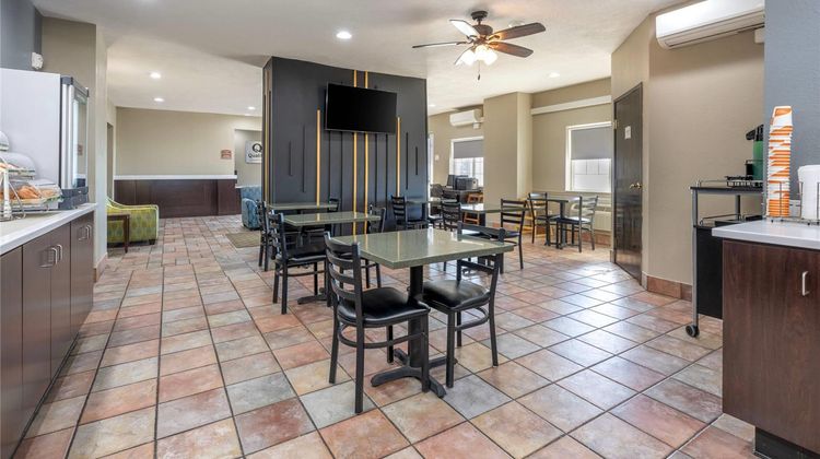 Quality Inn & Suites Lincoln Restaurant