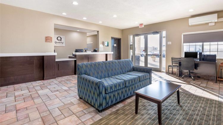 Quality Inn & Suites Lincoln Lobby