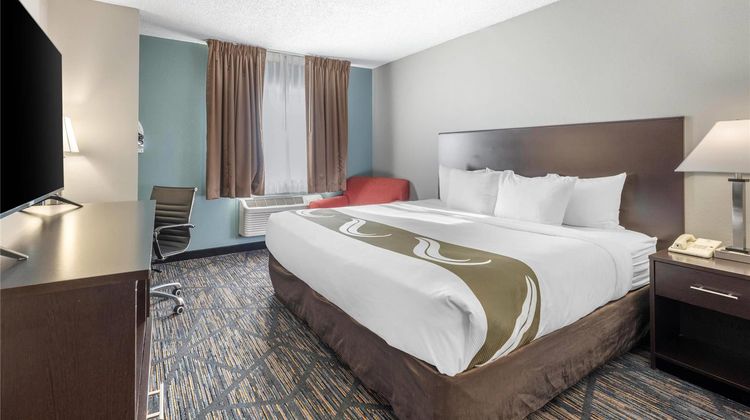Quality Inn & Suites Lincoln Room