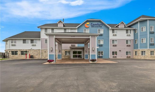 Comfort Inn & Suites, Bellevue Exterior