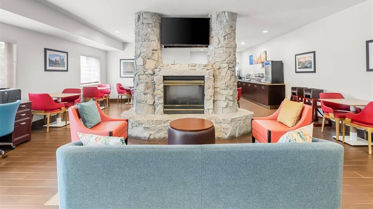 Comfort Inn & Suites, Bellevue Lobby