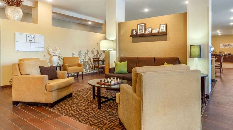 <b>Sleep Inn & Suites Lobby</b>. Images powered by <a href="https://iceportal.shijigroup.com/" title="IcePortal" target="_blank">IcePortal</a>.