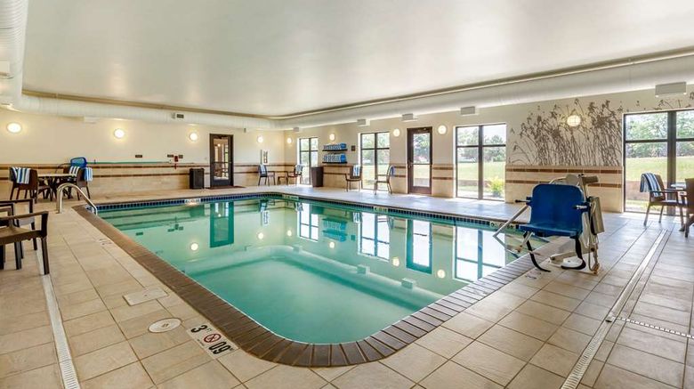 <b>Sleep Inn & Suites Pool</b>. Images powered by <a href="https://iceportal.shijigroup.com/" title="IcePortal" target="_blank">IcePortal</a>.