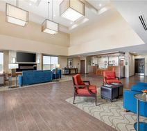 Comfort Suites West Omaha Lobby