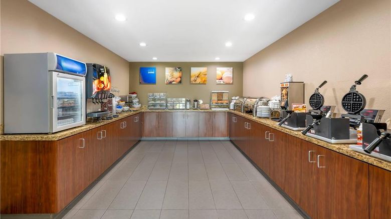 <b>Comfort Suites West Omaha Restaurant</b>. Images powered by <a href="https://iceportal.shijigroup.com/" title="IcePortal" target="_blank">IcePortal</a>.