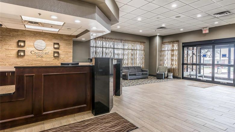 <b>Comfort Inn Omaha Lobby</b>. Images powered by <a href="https://iceportal.shijigroup.com/" title="IcePortal" target="_blank">IcePortal</a>.