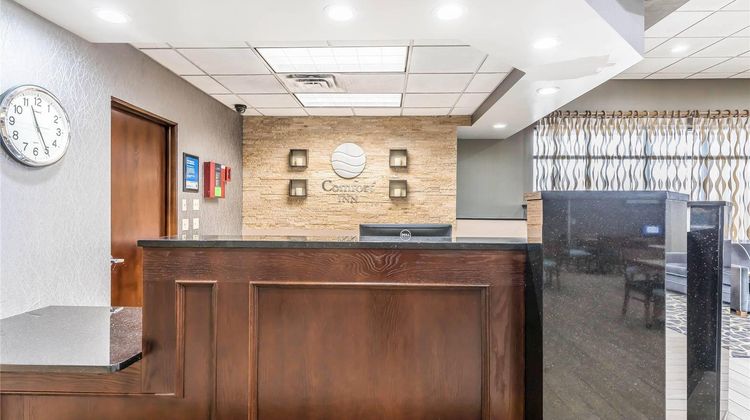 Comfort Inn Omaha Lobby