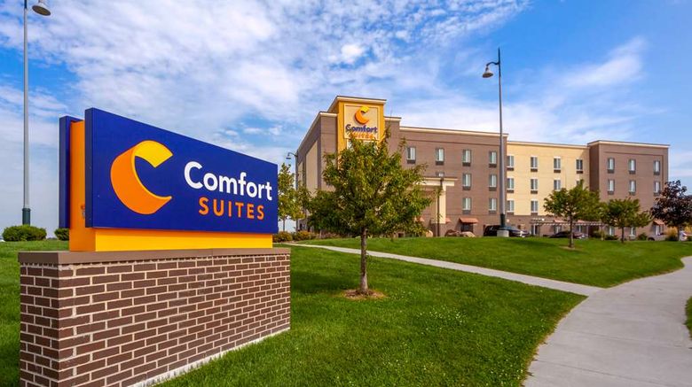 <b>Comfort Suites La Vista Exterior</b>. Images powered by <a href="https://iceportal.shijigroup.com/" title="IcePortal" target="_blank">IcePortal</a>.