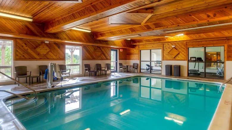 <b>Comfort Suites La Vista Pool</b>. Images powered by <a href="https://iceportal.shijigroup.com/" title="IcePortal" target="_blank">IcePortal</a>.