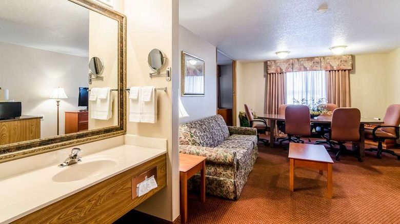 <b>Quality Inn Alliance Room</b>. Images powered by <a href="https://iceportal.shijigroup.com/" title="IcePortal" target="_blank">IcePortal</a>.