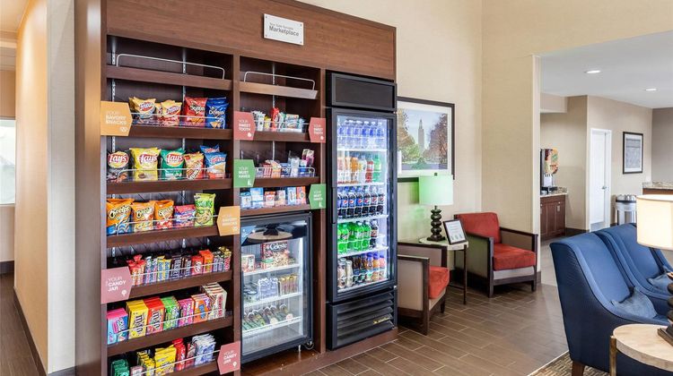 Comfort Suites Lobby