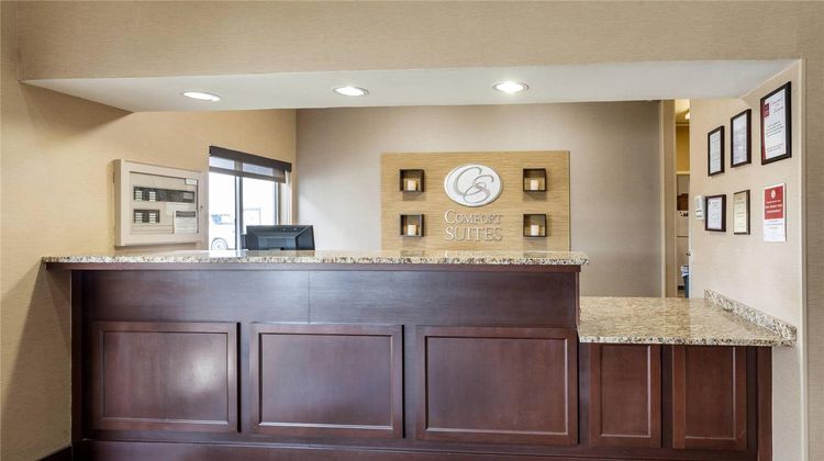 Comfort Suites Lobby