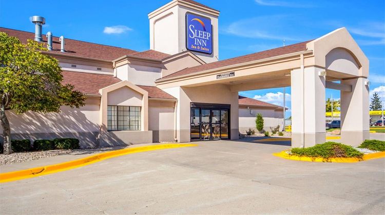 Sleep Inn and Suites Columbus Exterior