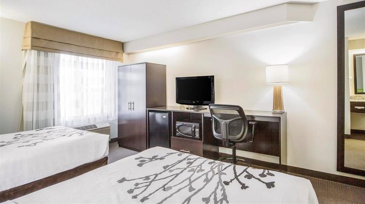 Sleep Inn and Suites Columbus Room