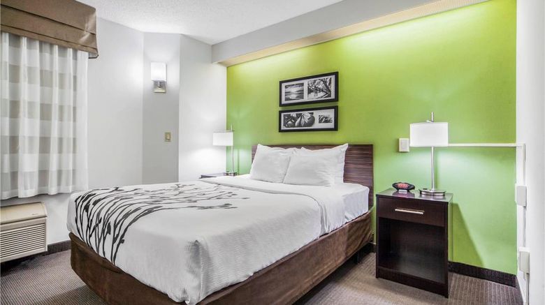 <b>Sleep Inn and Suites Columbus Room</b>. Images powered by <a href="https://iceportal.shijigroup.com/" title="IcePortal" target="_blank">IcePortal</a>.