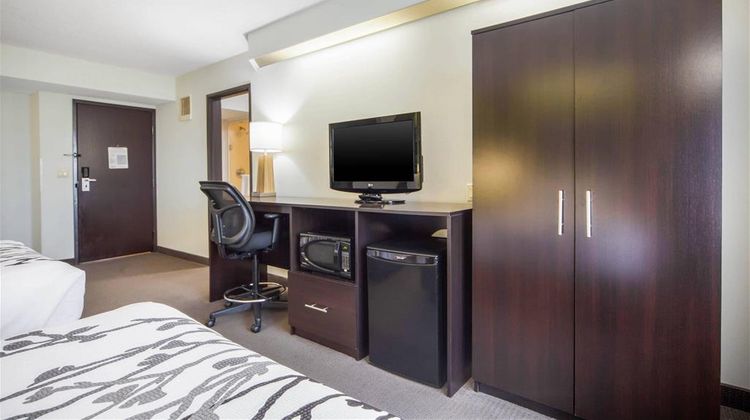 Sleep Inn and Suites Columbus Suite