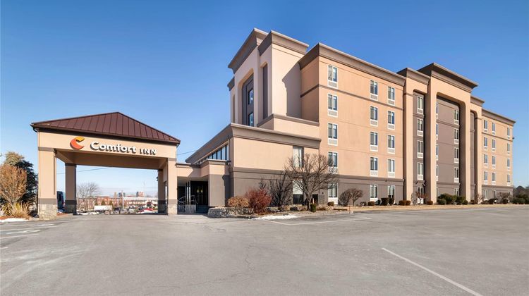 Comfort Inn Manchester Airport Exterior