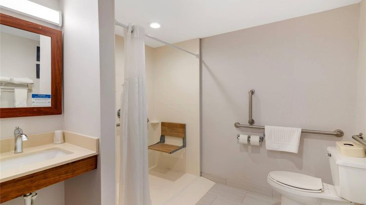 Comfort Inn Manchester Airport Room