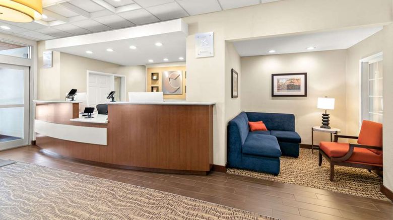 <b>Comfort Inn and Suites North Conway Lobby</b>. Images powered by <a href="https://iceportal.shijigroup.com/" title="IcePortal" target="_blank">IcePortal</a>.