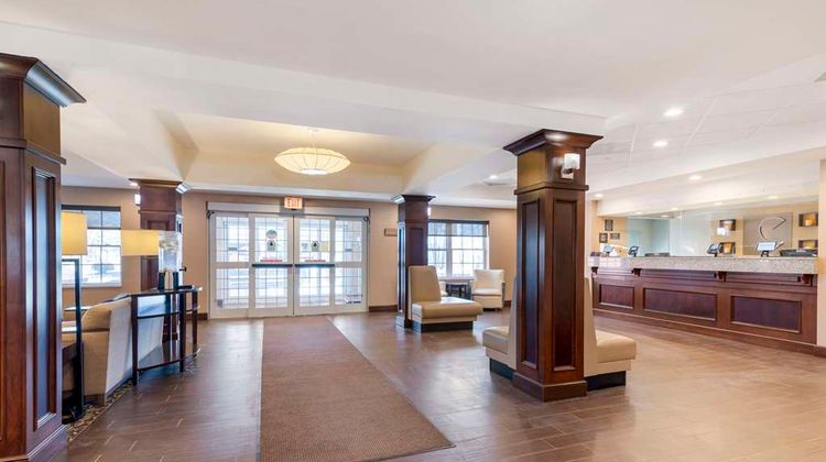 Comfort Inn & Suites Lobby