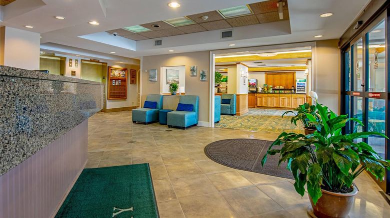 <b>Quality Inn, Portsmouth Lobby</b>. Images powered by <a href="https://iceportal.shijigroup.com/" title="IcePortal" target="_blank">IcePortal</a>.