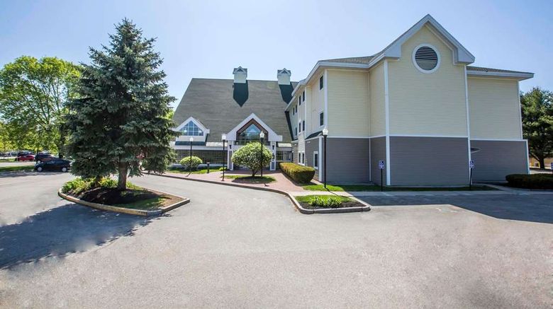 <b>Comfort Inn Concord South End Exterior</b>. Images powered by <a href="https://iceportal.shijigroup.com/" title="IcePortal" target="_blank">IcePortal</a>.