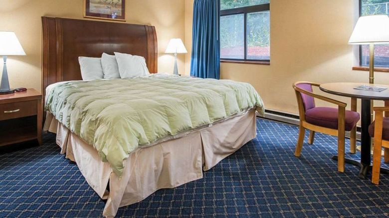<b>Econo Lodge Manchester Room</b>. Images powered by <a href="https://iceportal.shijigroup.com/" title="IcePortal" target="_blank">IcePortal</a>.