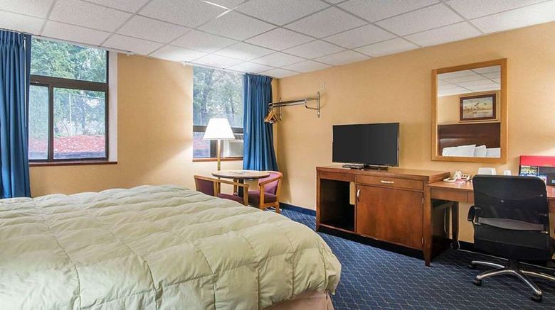 <b>Econo Lodge Manchester Room</b>. Images powered by <a href="https://iceportal.shijigroup.com/" title="IcePortal" target="_blank">IcePortal</a>.