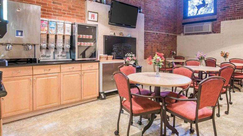 <b>Econo Lodge Manchester Restaurant</b>. Images powered by <a href="https://iceportal.shijigroup.com/" title="IcePortal" target="_blank">IcePortal</a>.
