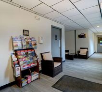 Quality Inn and Suites Lincoln I-93 Lobby