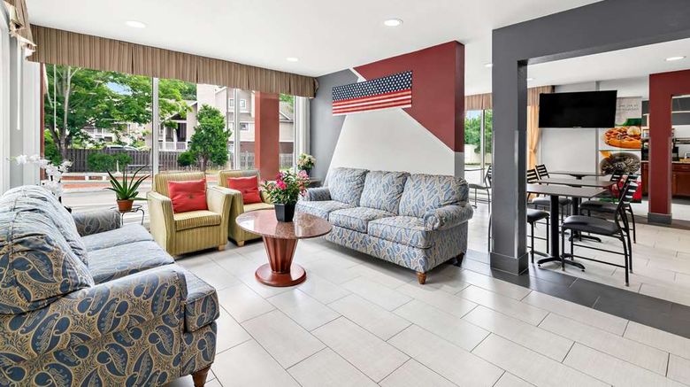 <b>Quality Inn Merrimack Lobby</b>. Images powered by <a href="https://iceportal.shijigroup.com/" title="IcePortal" target="_blank">IcePortal</a>.