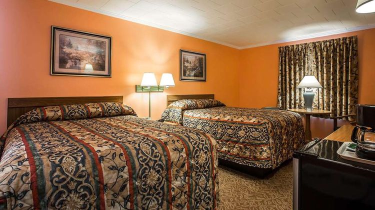 Rodeway Inn Room