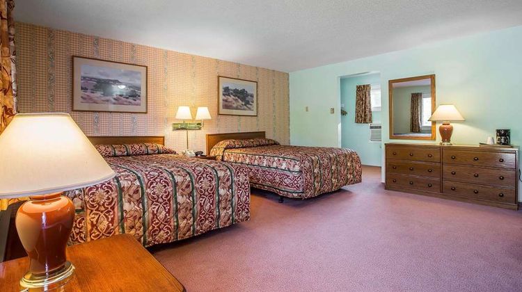 Rodeway Inn Room