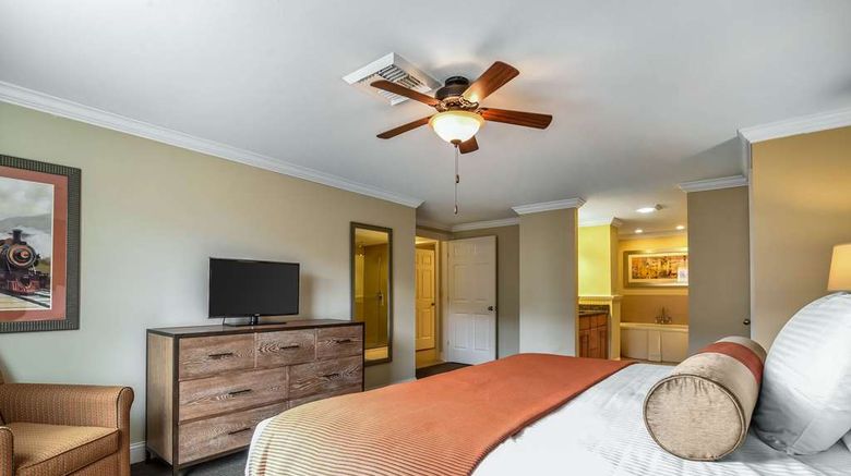 <b>Bluegreen Vacations South Mountain Room</b>. Images powered by <a href="https://iceportal.shijigroup.com/" title="IcePortal" target="_blank">IcePortal</a>.