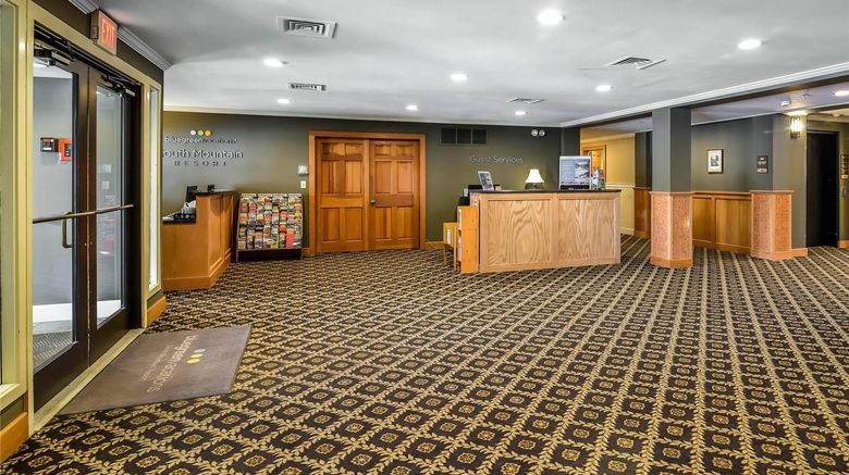<b>Bluegreen Vacations South Mountain Lobby</b>. Images powered by <a href="https://iceportal.shijigroup.com/" title="IcePortal" target="_blank">IcePortal</a>.