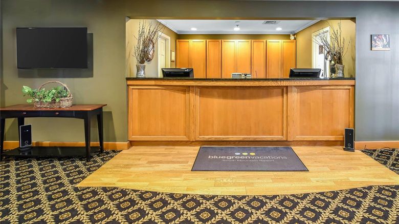 <b>Bluegreen Vacations South Mountain Lobby</b>. Images powered by <a href="https://iceportal.shijigroup.com/" title="IcePortal" target="_blank">IcePortal</a>.